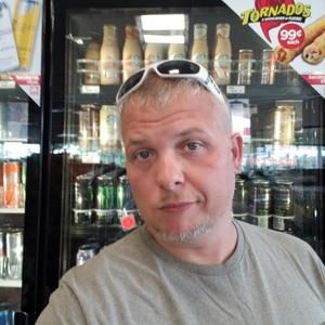 Meet your Posher, Tim